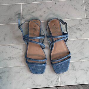 Blue strappy sandals, 7M